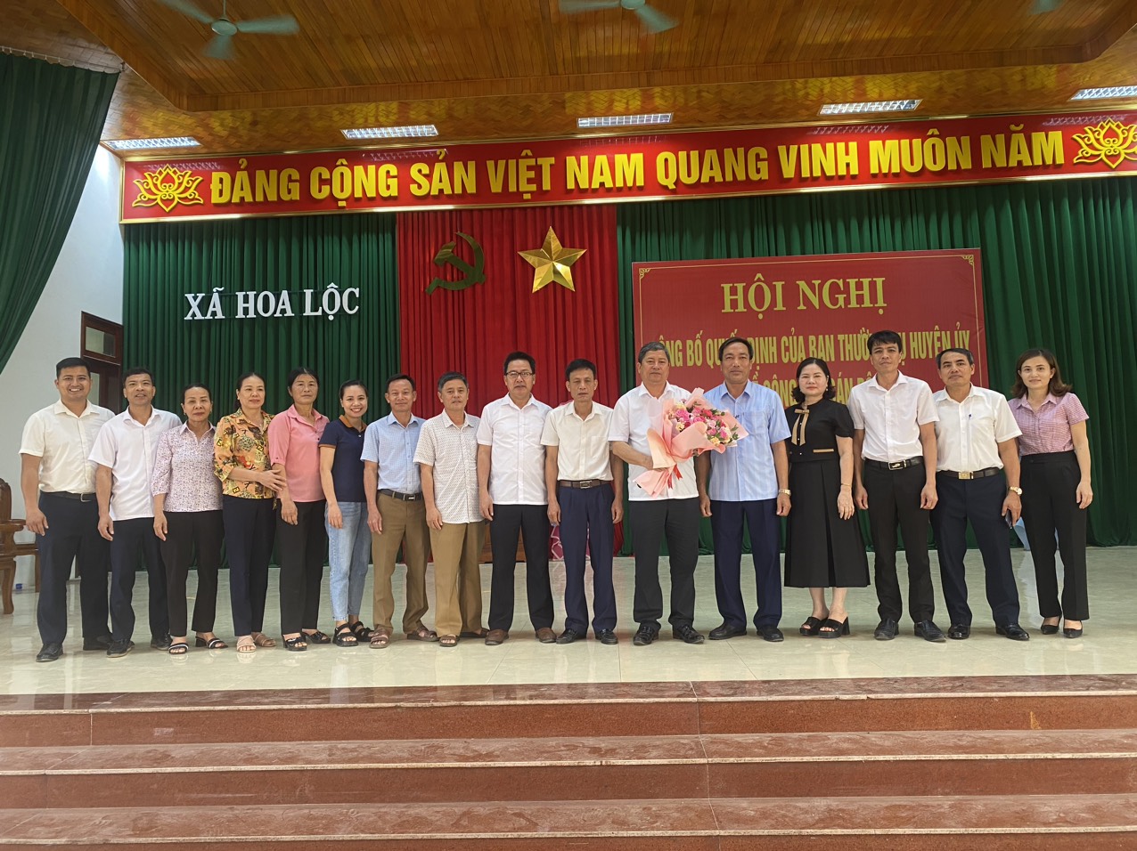 Đảng bộ xã Hoa Lộc tổ chức hội nghị công bố quyết định bí thư ban chấp Hành Đảng bộ nhiệm kỳ 2020 – 2025